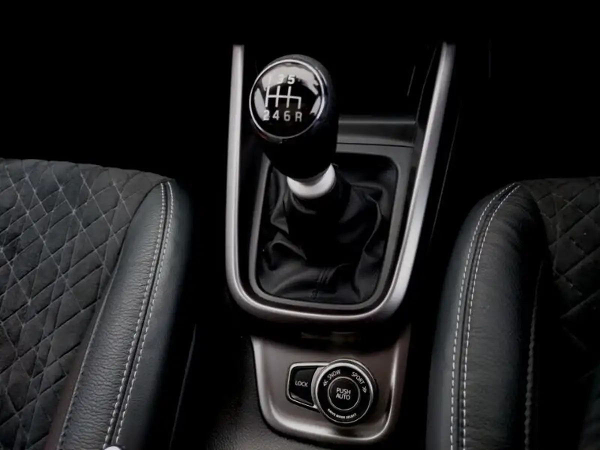 2023-suzuki-vitara-14-boosterjet-sz5-allgrip-big-16