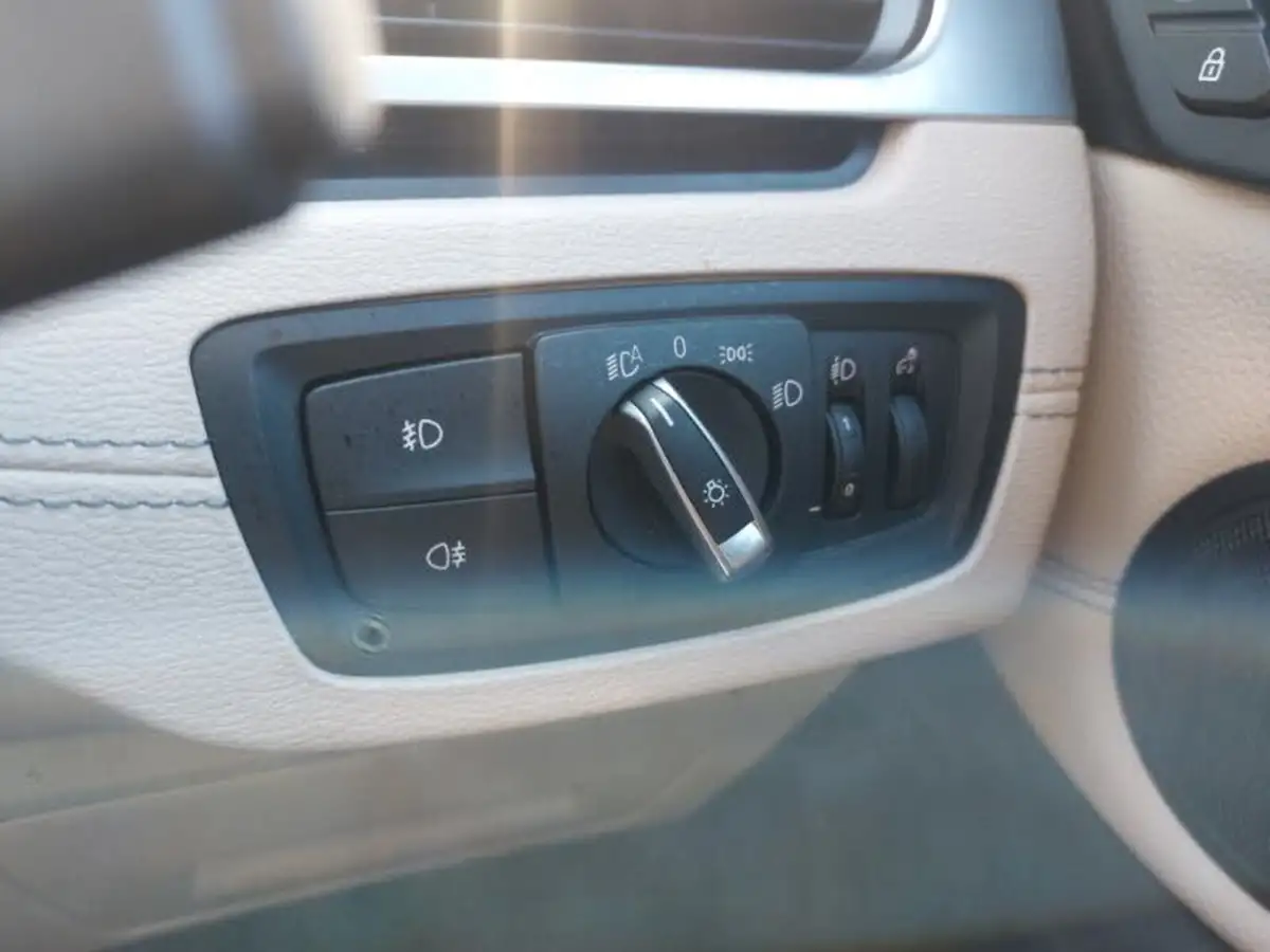 2021-bmw-x1-20-sdrive20i-xline-big-18