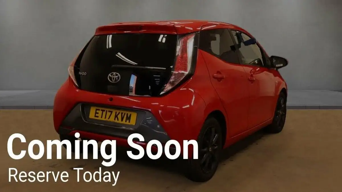 2017-toyota-aygo-10-vvt-i-x-style-71bhp-x-shift-big-3