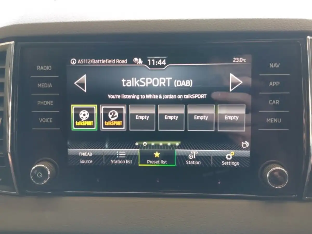 2022-skoda-karoq-15-tsi-se-drive-big-14