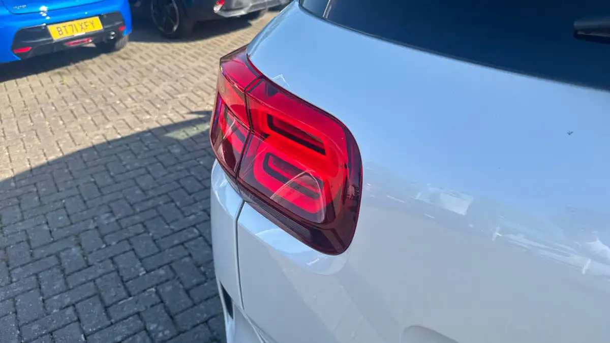2021-citroen-c5-aircross-12-puretech-flair-plus-eat8-big-28