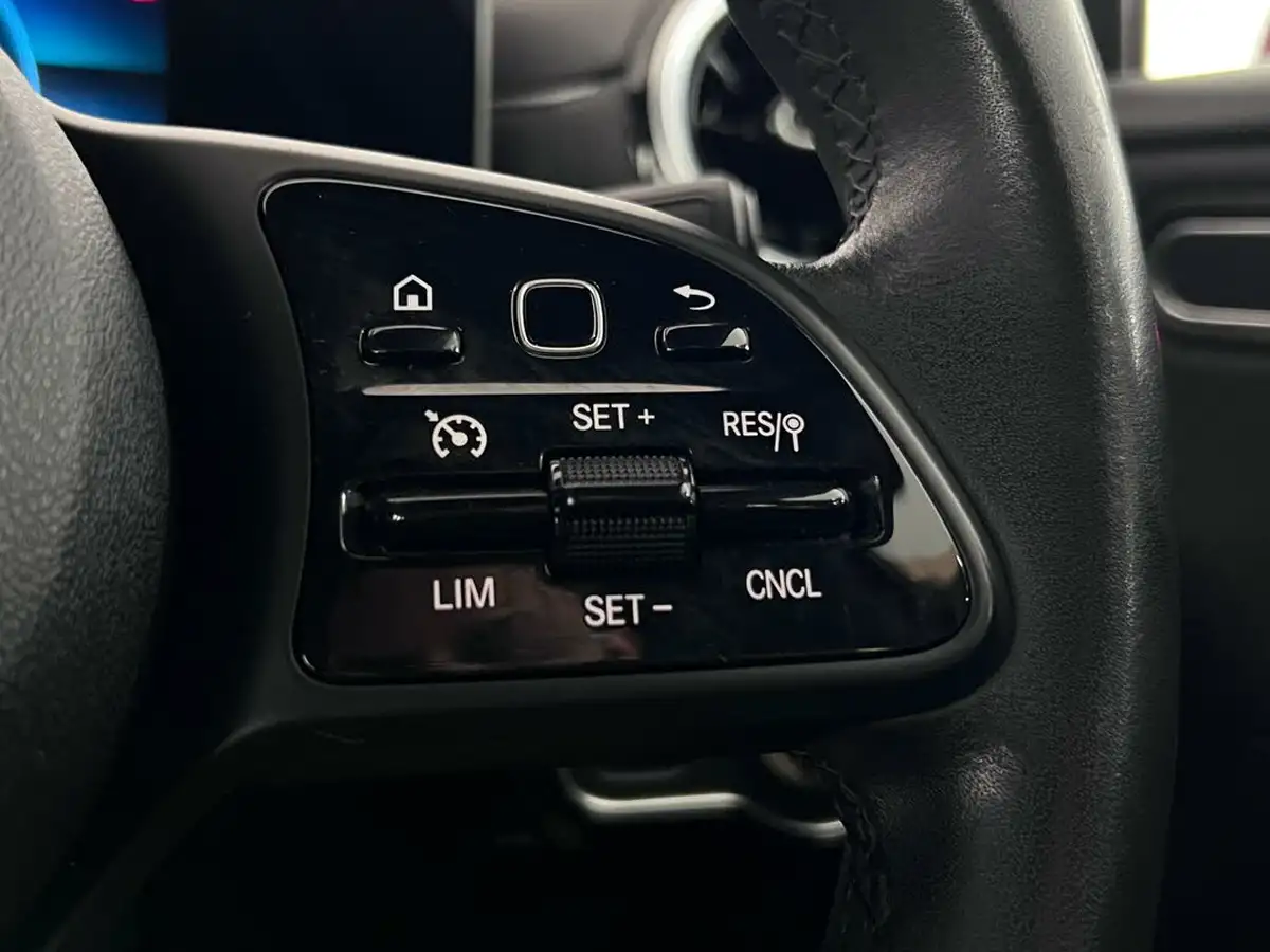 2019-mercedes-benz-a-class-13-a180-se-executive-7g-dct-big-23