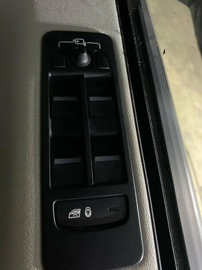 2018-land-rover-discovery-sport-20sd4-hse-dynamic-lux-big-25