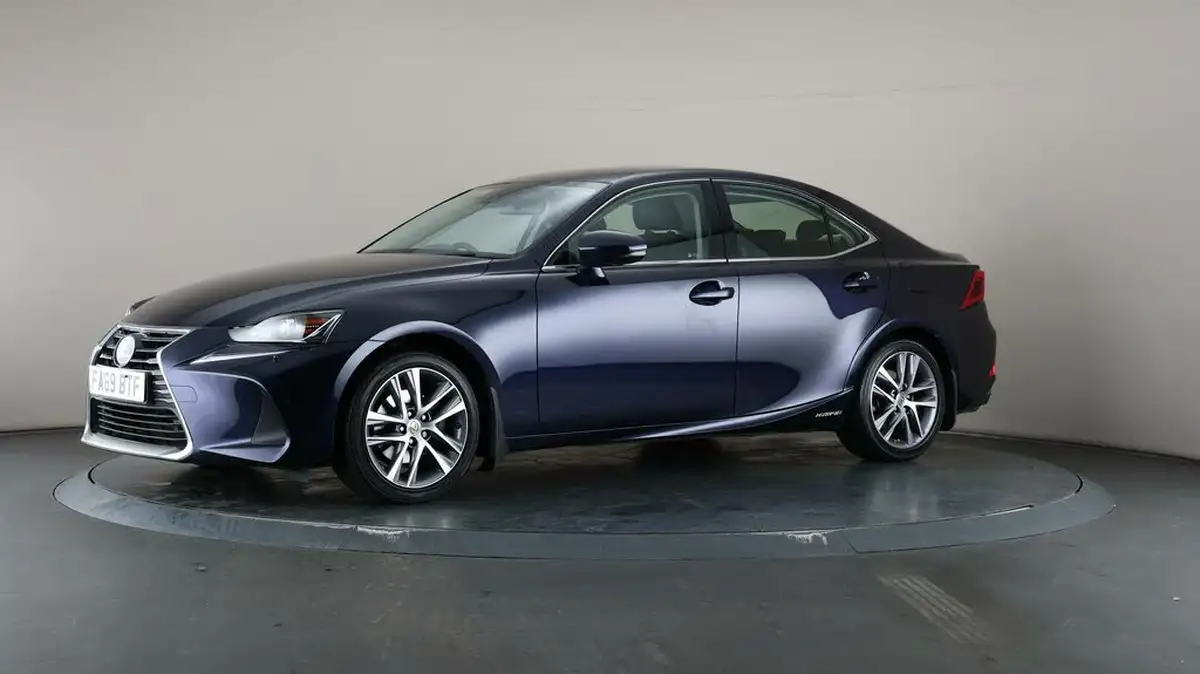 2019-lexus-is-300h-25-is-big-32