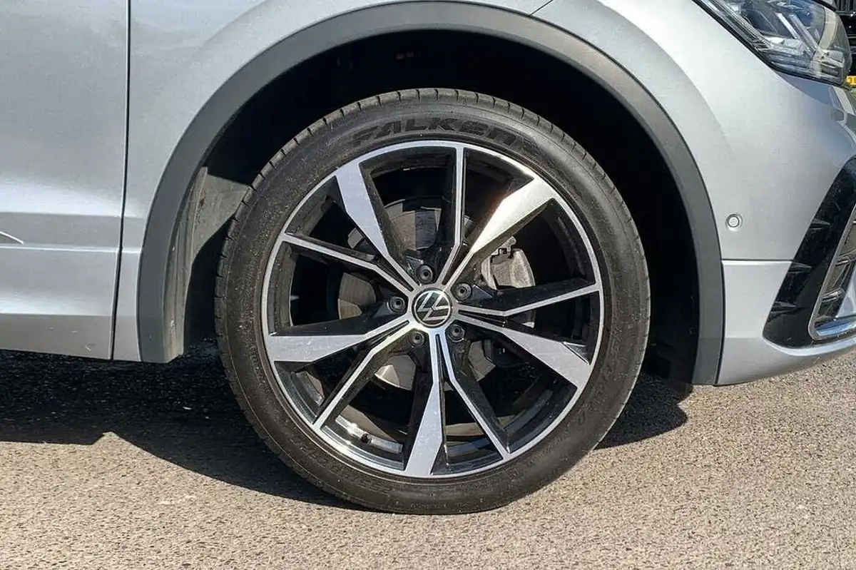 2022-volkswagen-tiguan-allspace-15-tsi-r-line-big-4