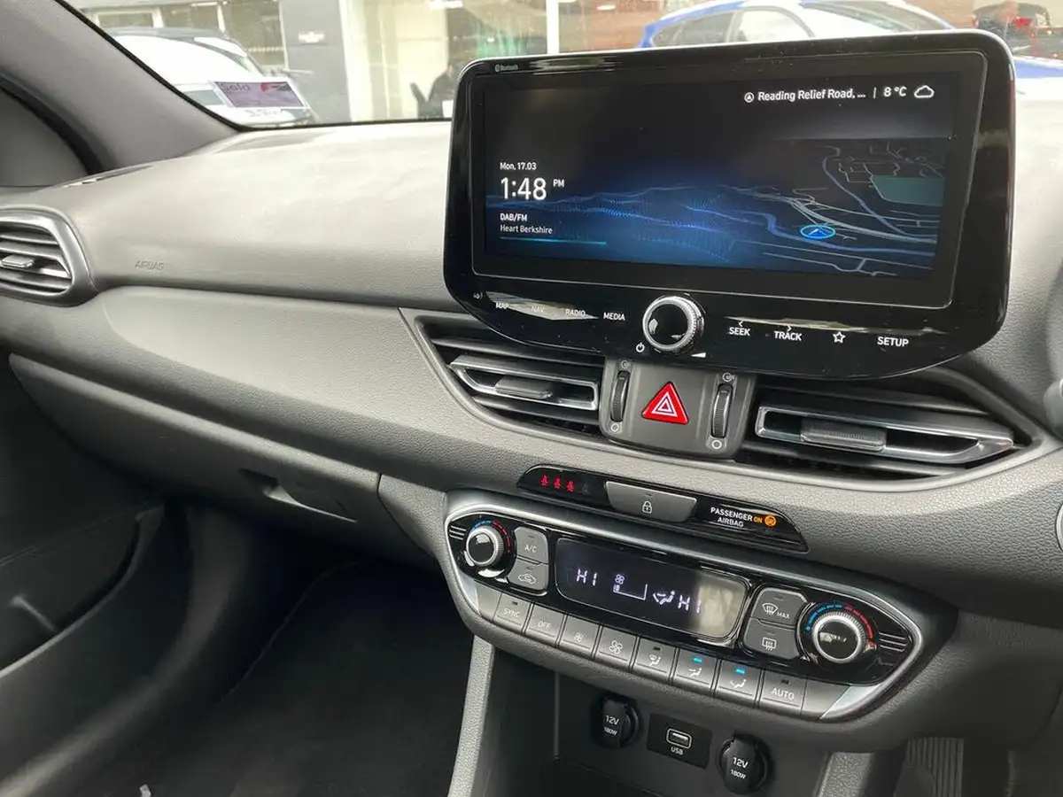 2022-hyundai-i30-15-t-gdi-n-line-hatchback-big-17