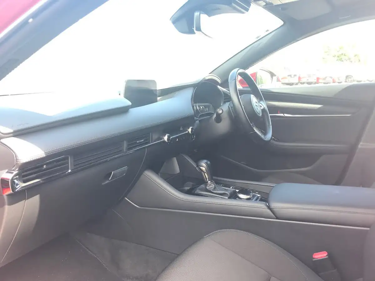2022-mazda-mazda3-20-sport-lux-186ps-hatchback-5d-auto-big-4