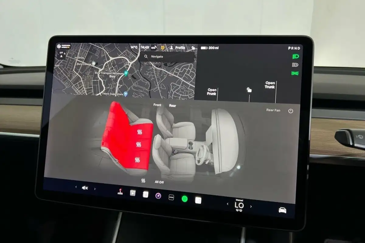 2020-tesla-model-3-e-long-range-big-30