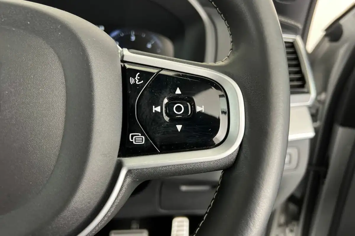 2021-volvo-xc90-20td-b5-r-design-big-11