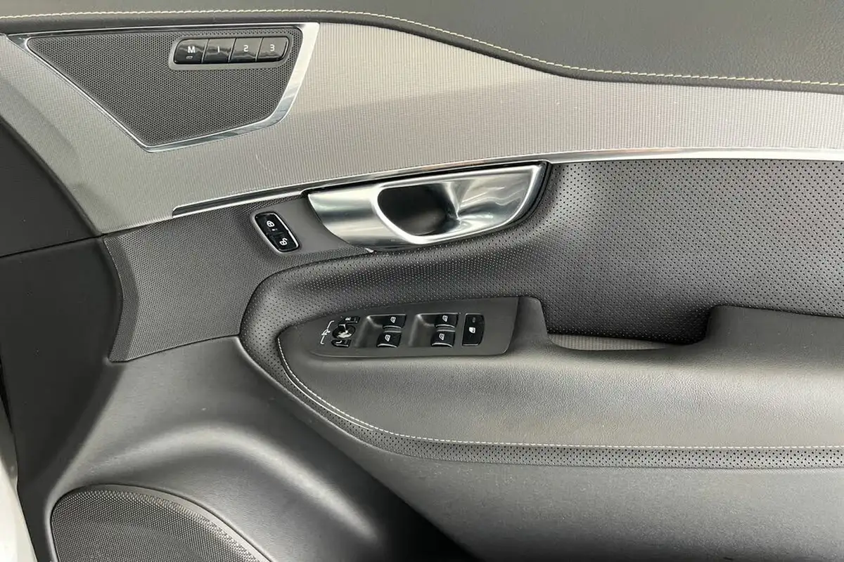 2021-volvo-xc90-20td-b5-r-design-big-35