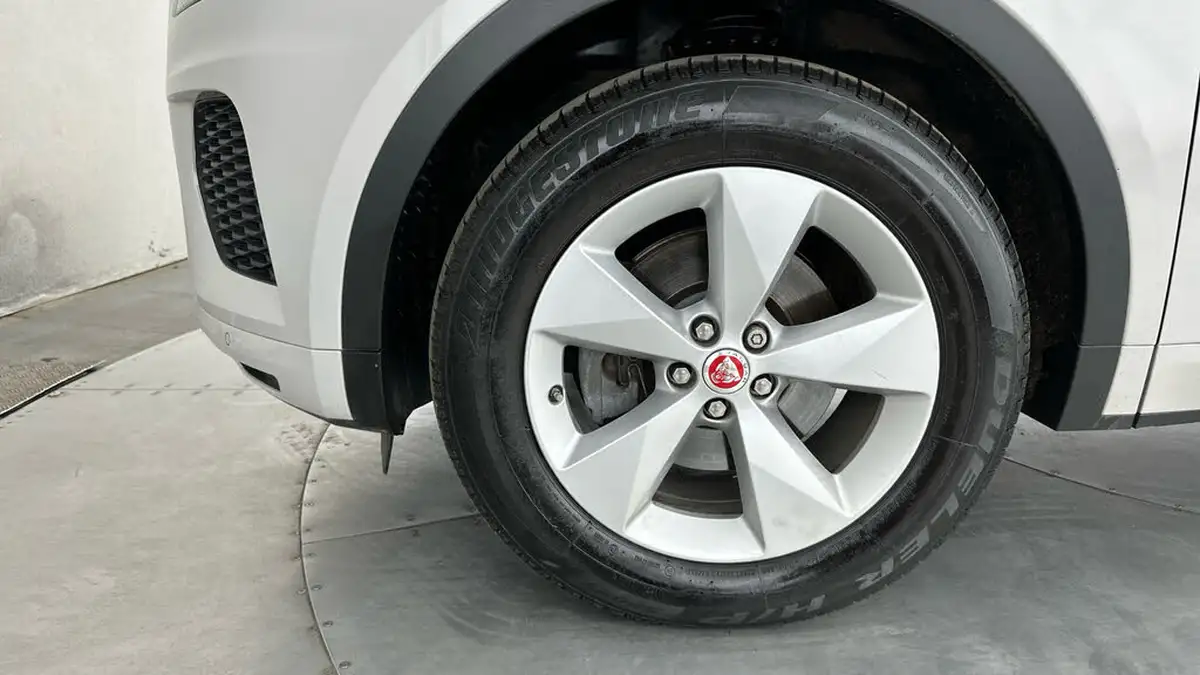 2019-jaguar-e-pace-20-i4d-r-dynamic-s-180ps-awd-auto-big-16