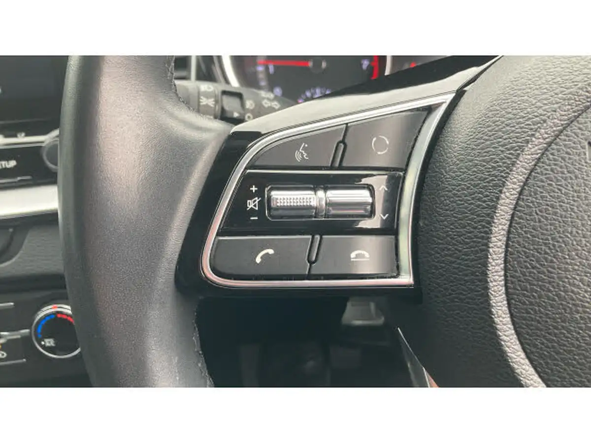 2022-kia-xceed-10-t-gdi-connect-big-25