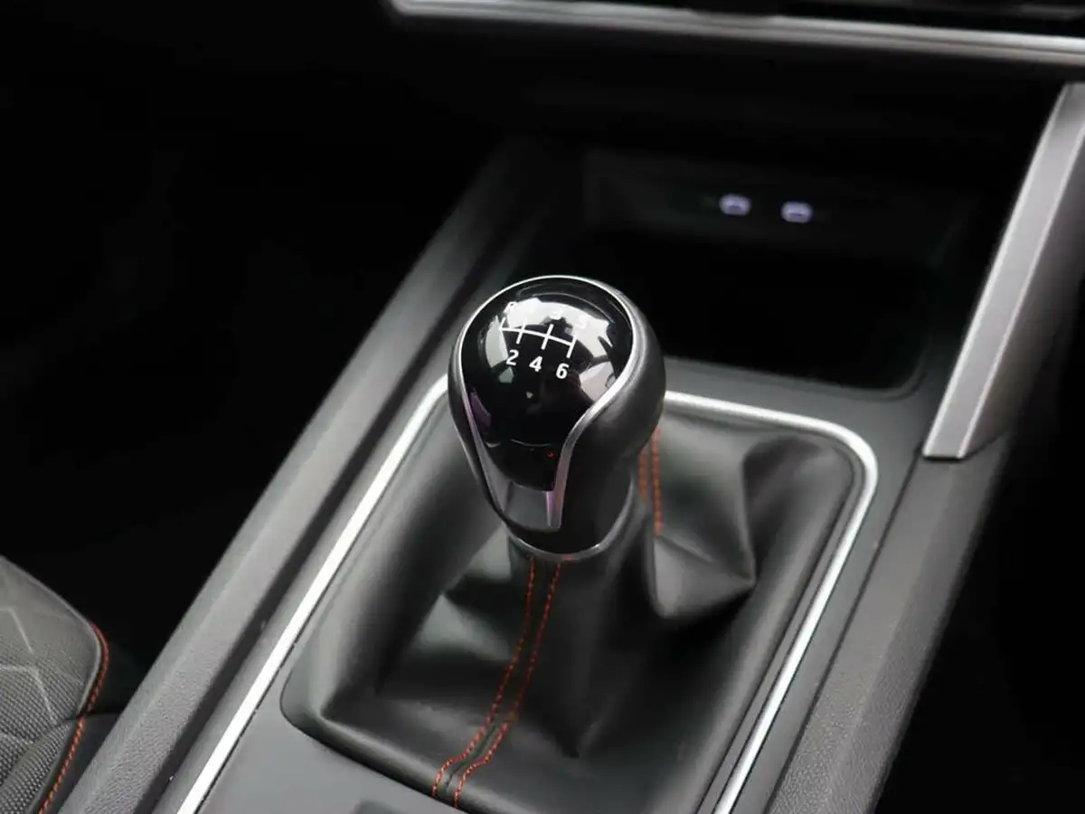 2020-seat-leon-15-tsi-evo-fr-150ps-hatchback-big-17