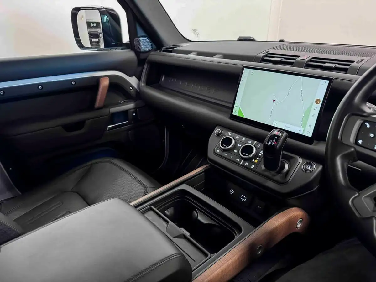 2023-land-rover-90-defender-30-d300-x-big-28