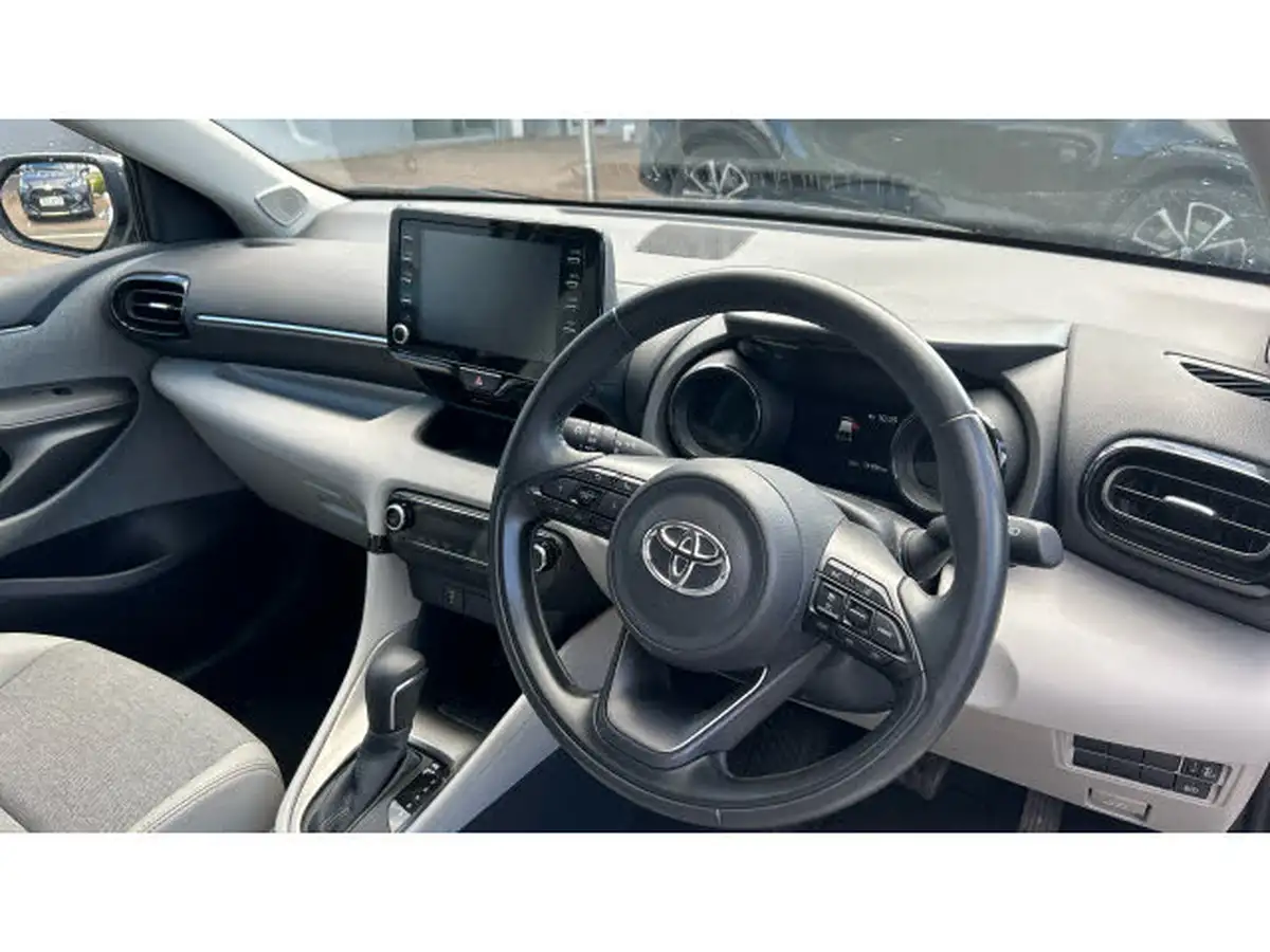 2022-toyota-yaris-15-vvt-i-excel-big-4