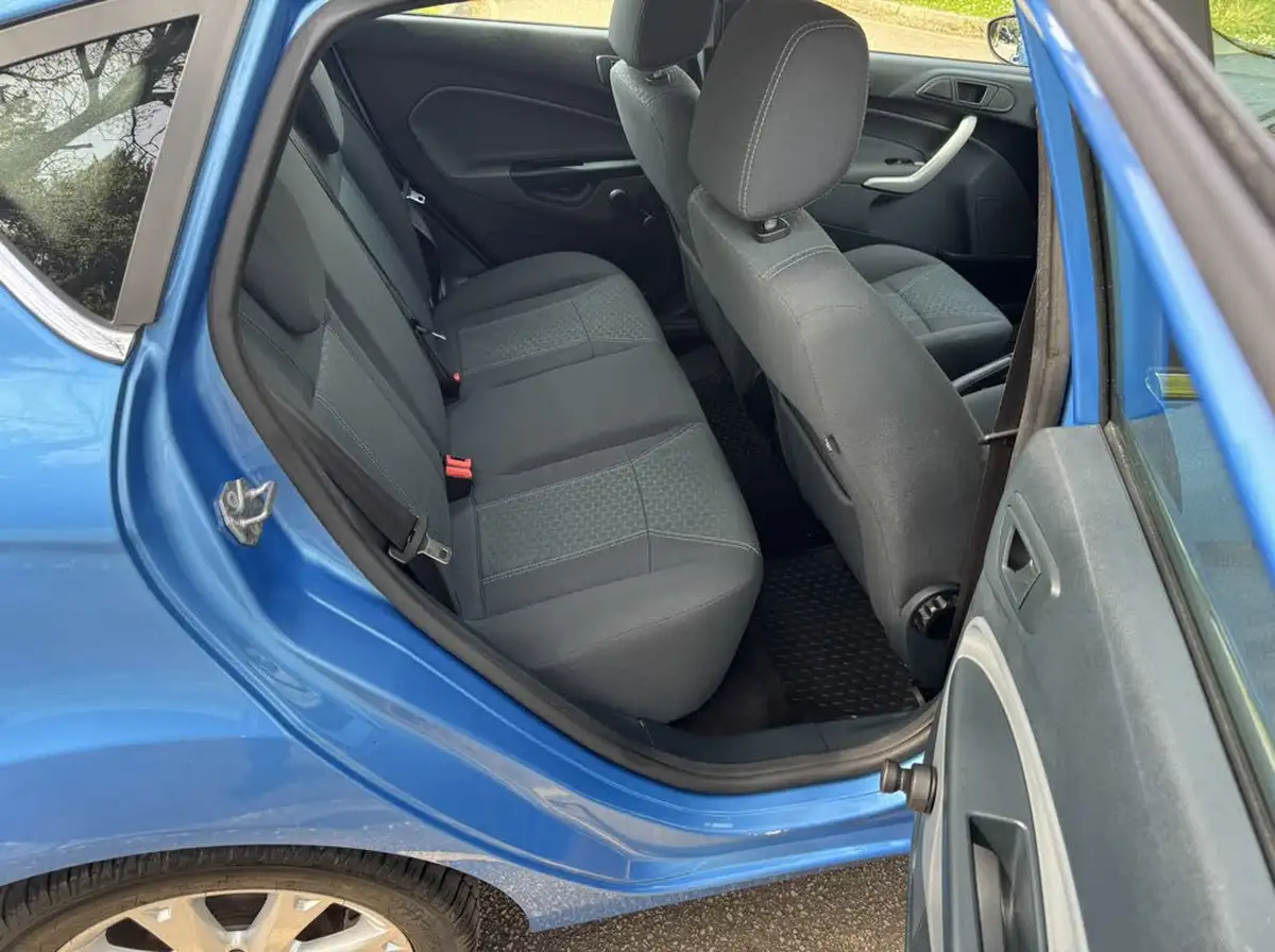 2009-ford-fiesta-125-zetec-5d-big-20