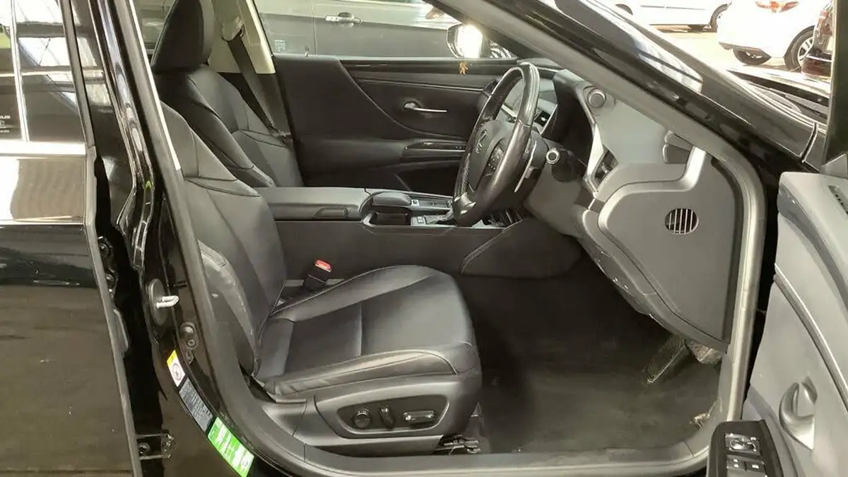 2019-lexus-es-300h-25-es-premium-pack-big-2