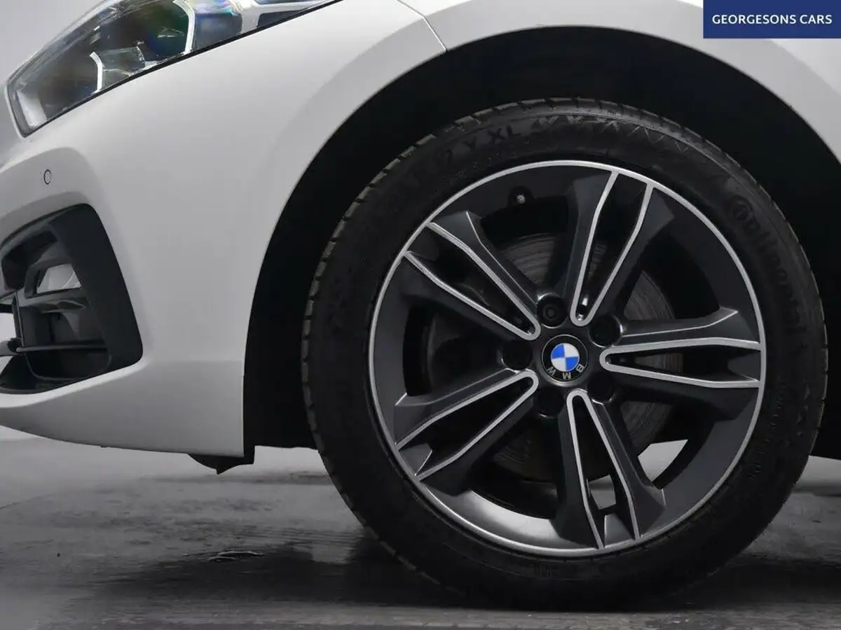 2022-bmw-1-series-15td-116d-sport-big-14