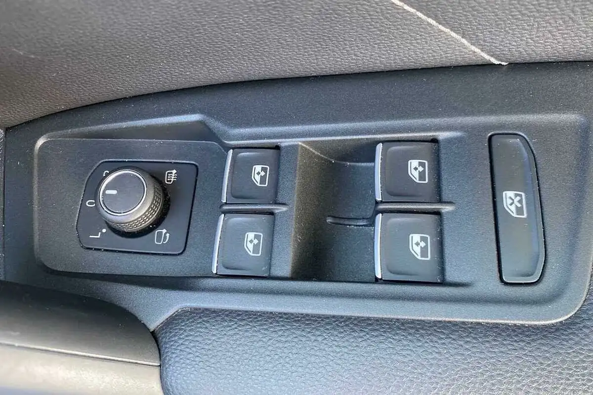 2023-volkswagen-tiguan-15-tsi-r-line-edition-big-23