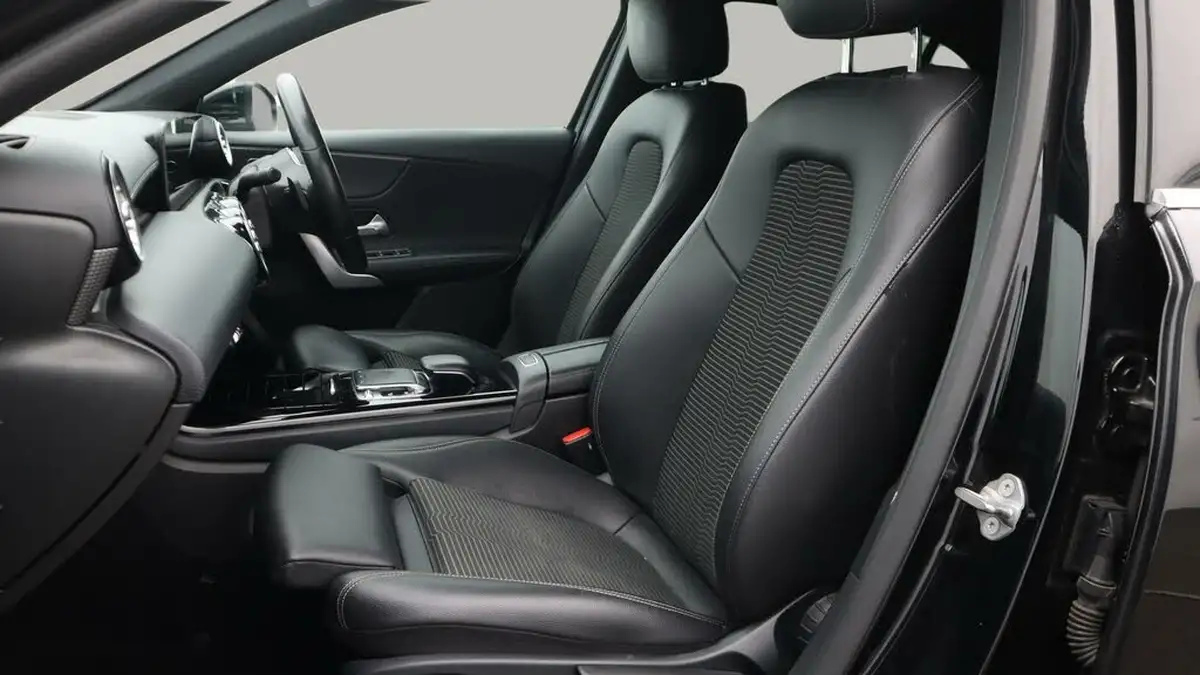 2019-mercedes-benz-a-class-15d-a180d-sport-premium-hatchback-5d-7g-dct-big-14