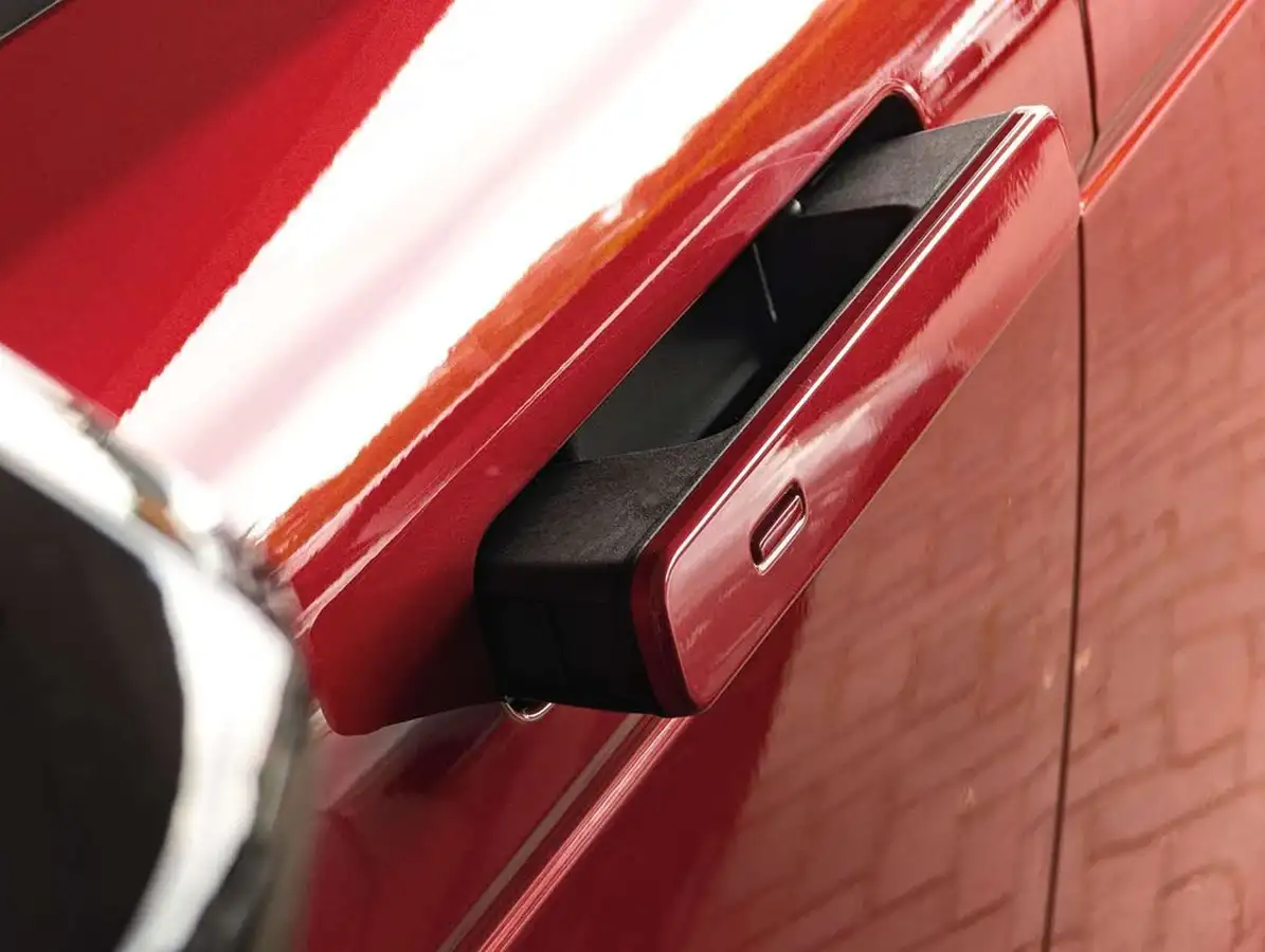 2022-land-rover-range-rover-evoque-15-p300e-r-dynamic-se-big-13