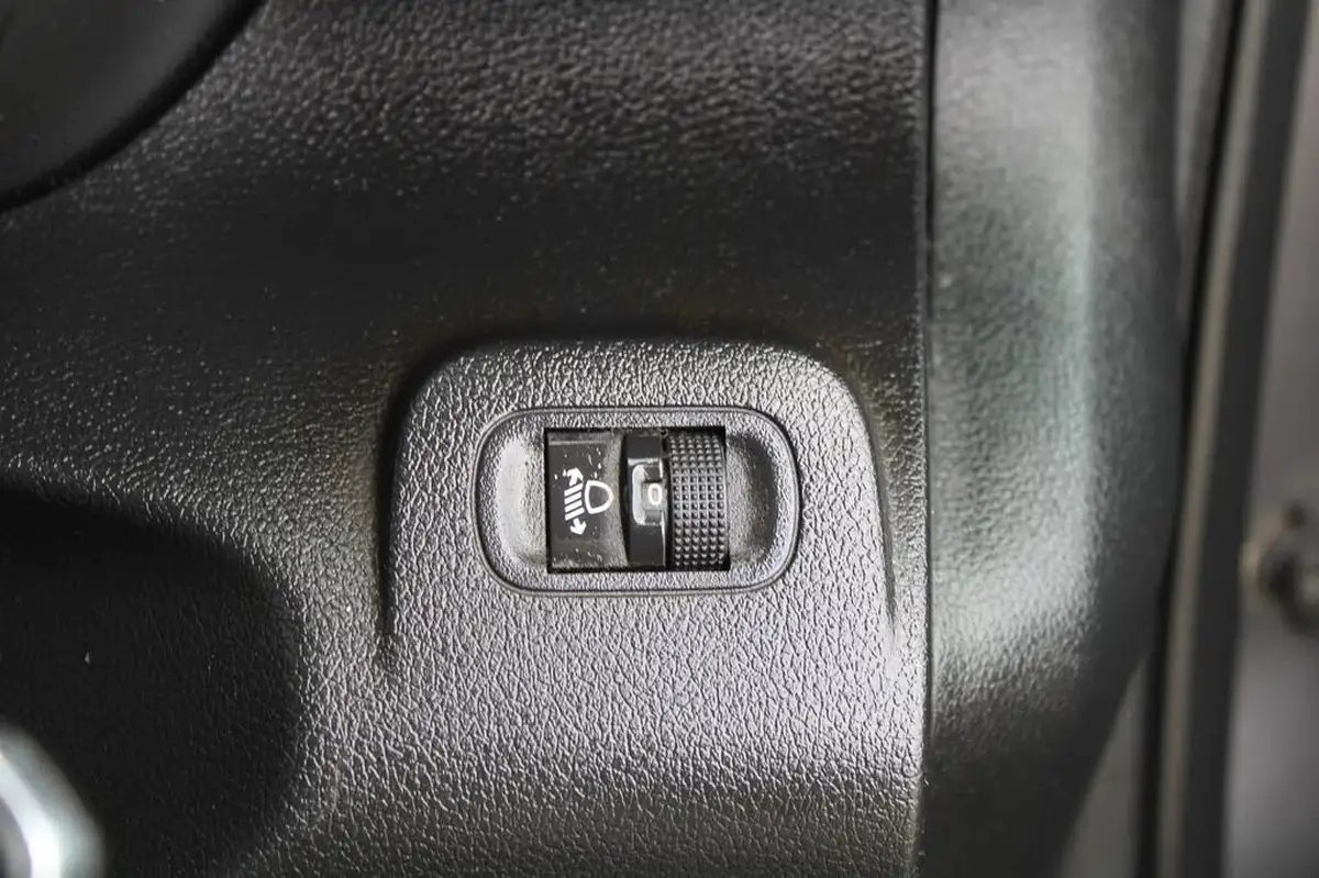 2018-citroen-berlingo-16bluehdi-650-enterprise-big-26