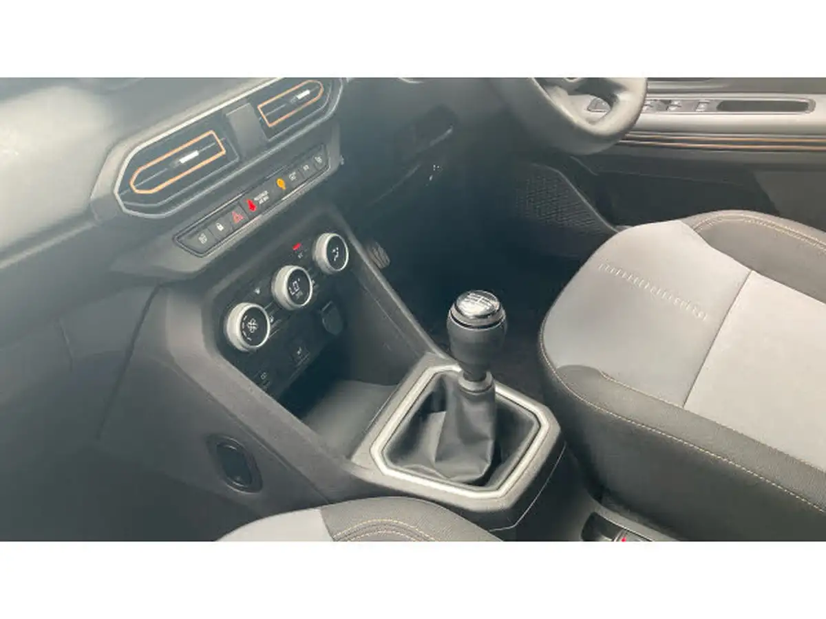 2024-dacia-sandero-stepway-10-tce-extreme-90bhp-big-12