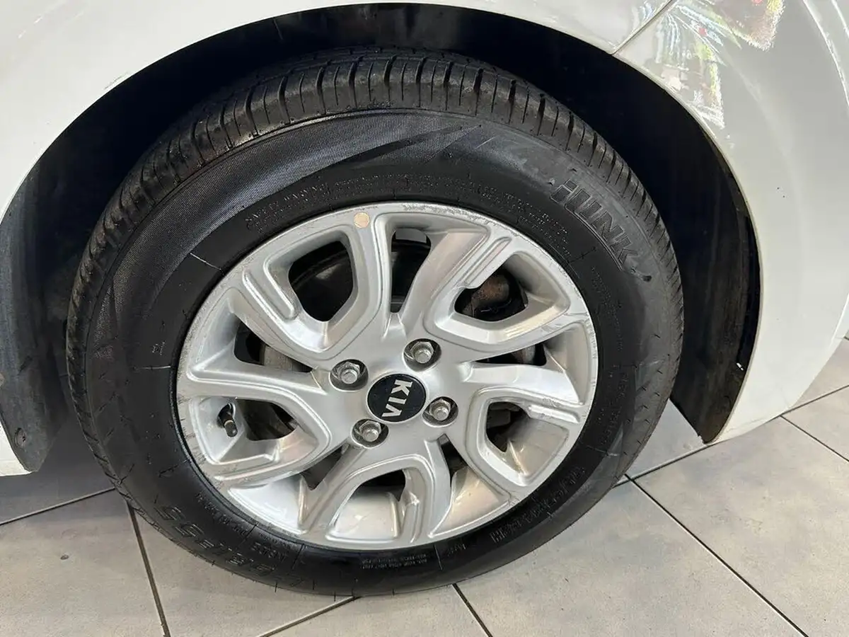 2020-kia-picanto-10-2-4-seats-big-22