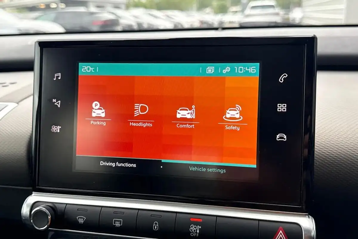 2018-citroen-c4-cactus-16bluehdi-flair-big-49