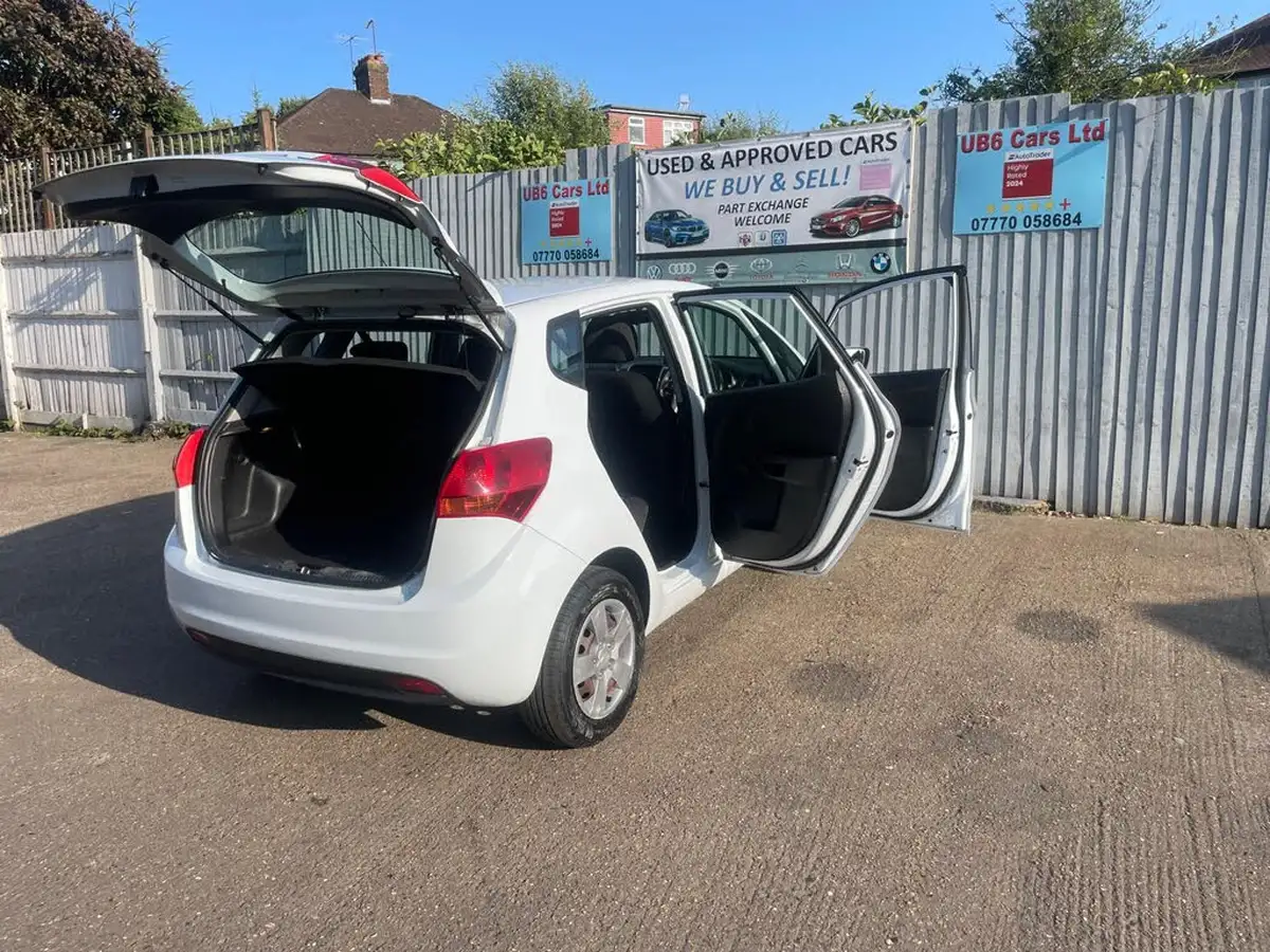 2014-kia-venga-14-1-air-big-50