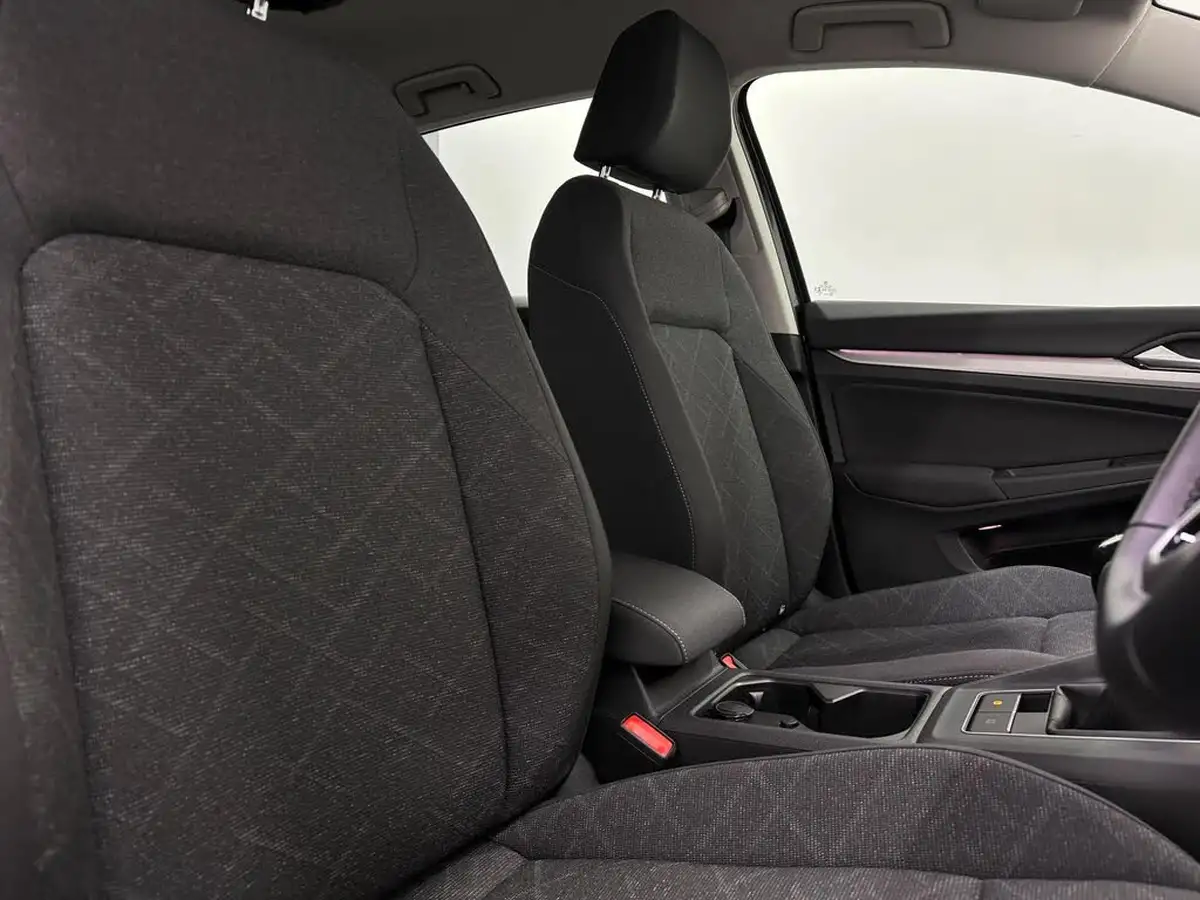 2022-volkswagen-golf-15-tsi-life-150ps-hatchback-big-29
