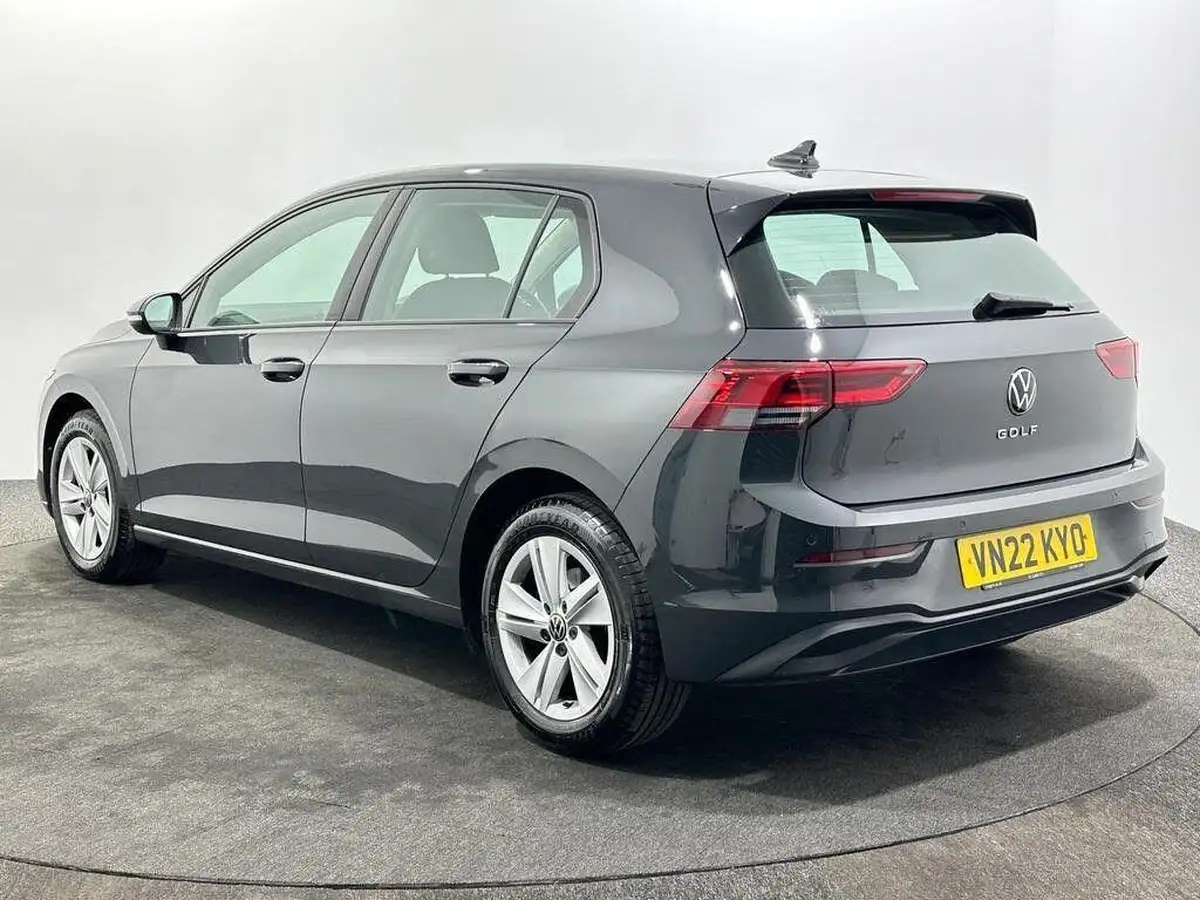 2022-volkswagen-golf-15-tsi-life-150ps-hatchback-big-5