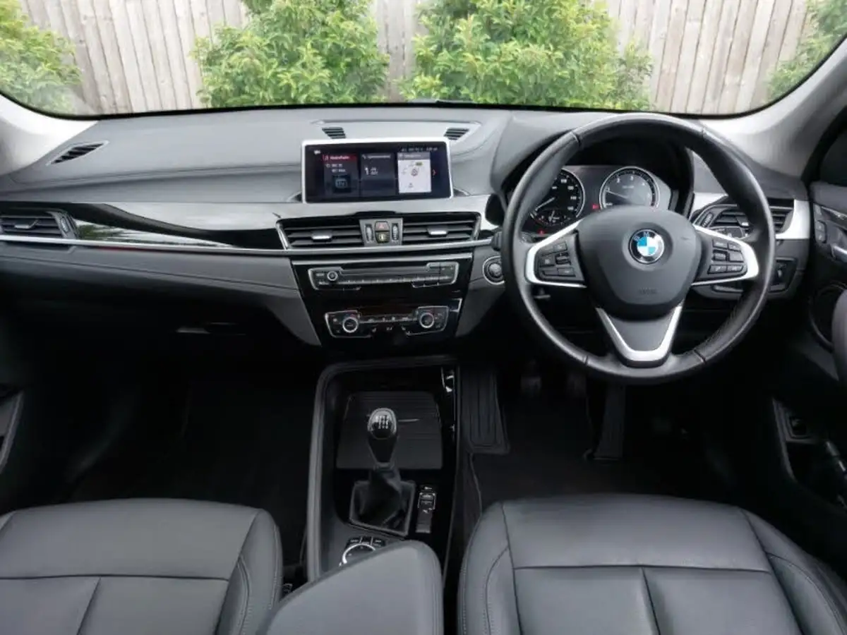 2022-bmw-x1-20td-sdrive18d-xline-big-3