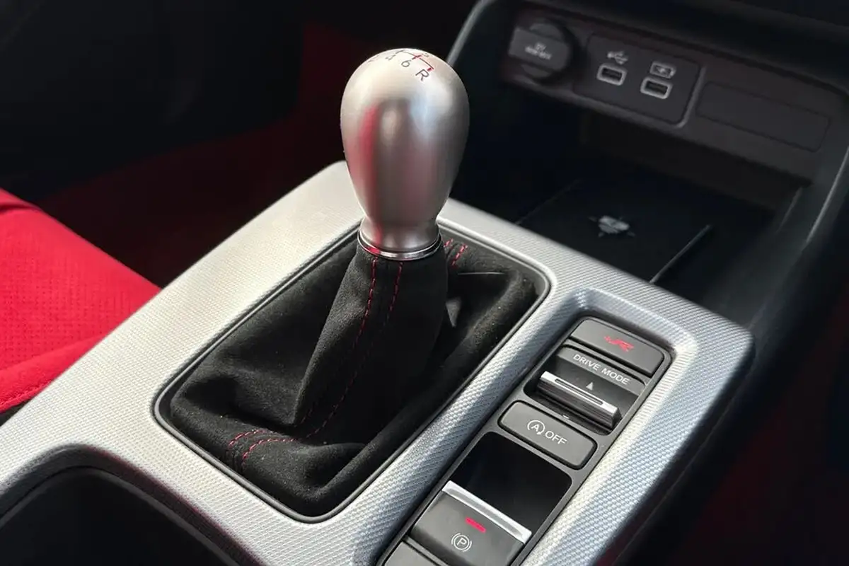 2023-honda-civic-20-i-vtec-type-r-big-21
