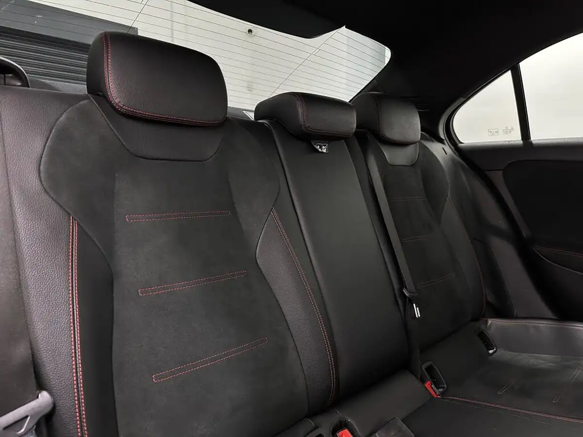 2019-mercedes-benz-a-class-13-a200-amg-line-saloon-4d-big-37