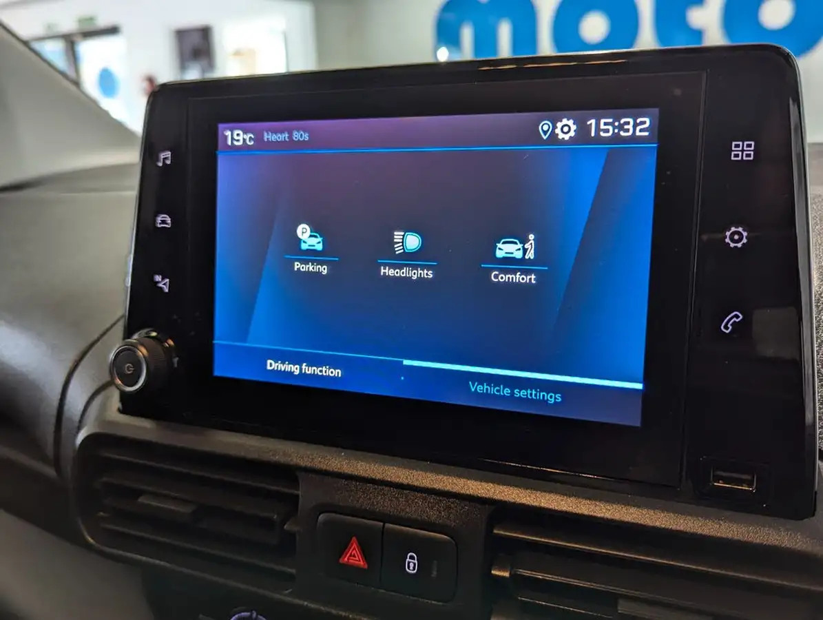 2020-peugeot-partner-15-bluehdi-1000-professional-100ps-eu6dt-panel-big-23