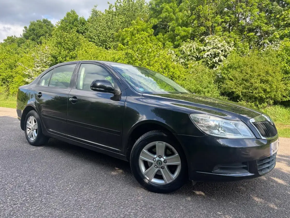 2010-skoda-octavia-14-se-tfsi-122bhp-hatchback-big-1