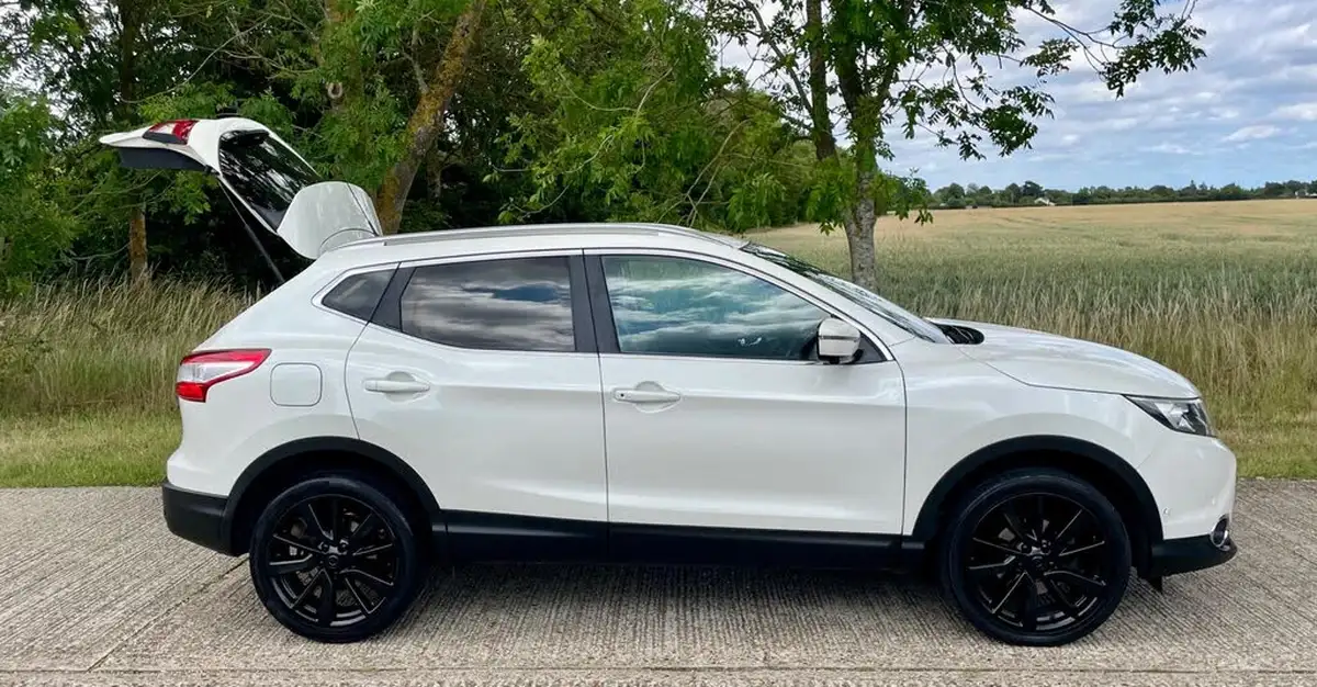2017-nissan-qashqai-15dci-tekna-big-20