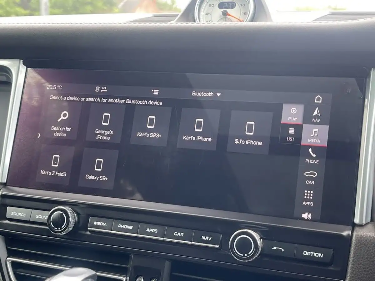 2019-porsche-macan-20-big-25