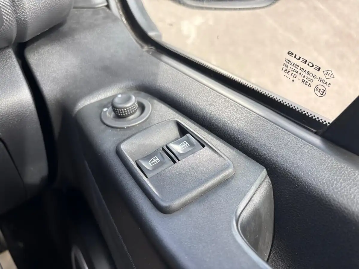 2018-vauxhall-vivaro-16cdti-sportive-2900-l2h1-125pseu6-biturbo-ss-ecotec-panel-big-26