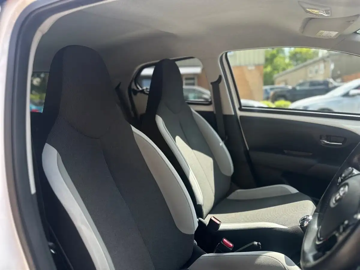 2018-toyota-aygo-10-vvt-i-x-press-71bhp-big-18