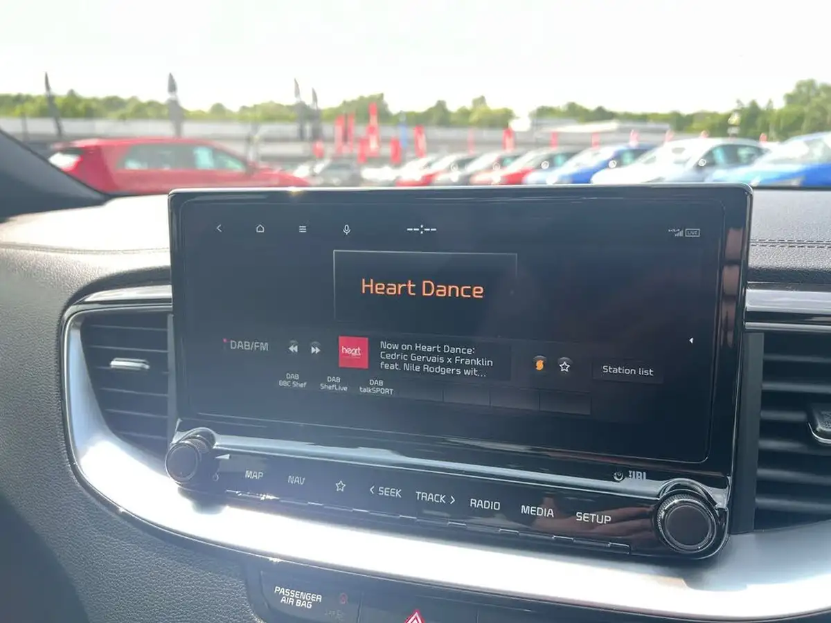 2025-kia-ceed-15-t-gdi-gt-line-s-big-37
