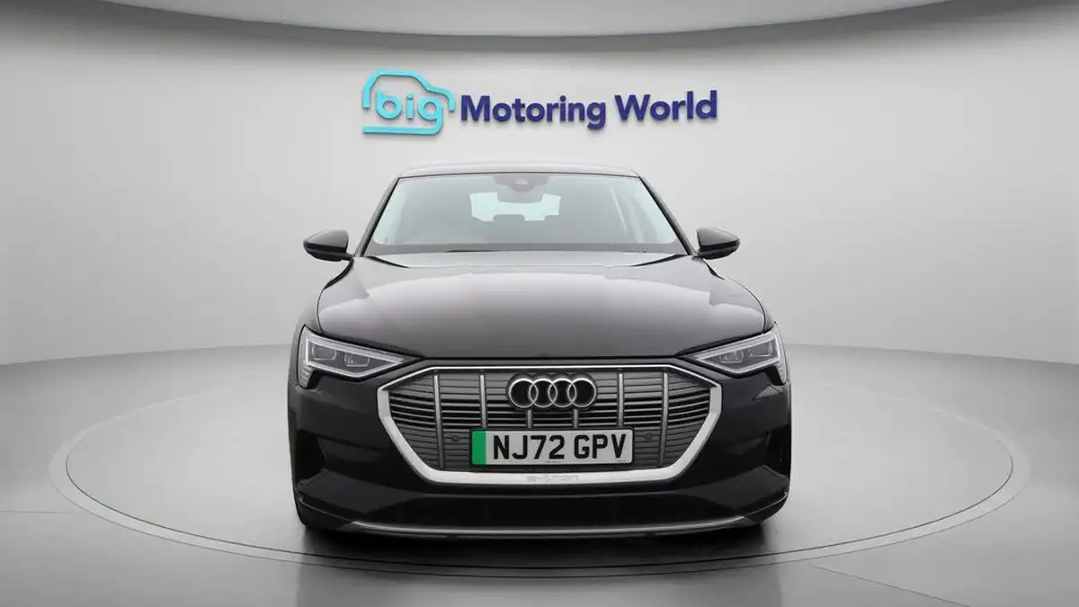 2022-audi-e-tron-55e-technik-station-wagon-big-2