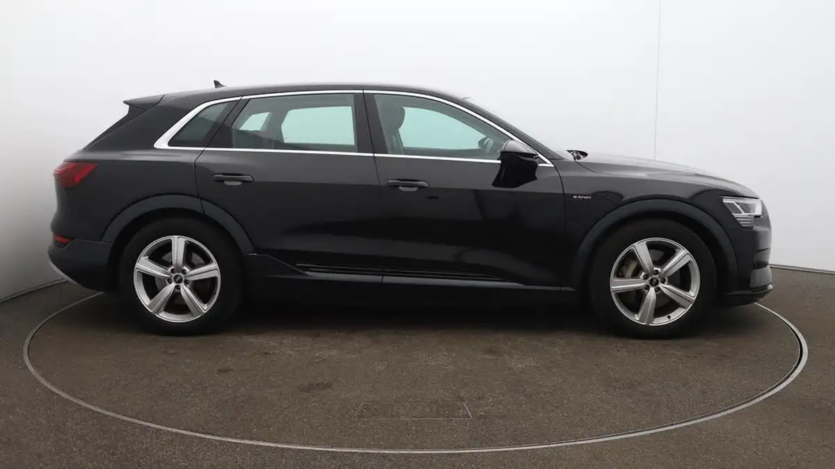 2022-audi-e-tron-55e-technik-station-wagon-big-50