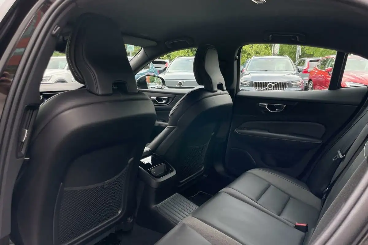 2021-volvo-s60-20-t8-r-design-455bhp-big-28