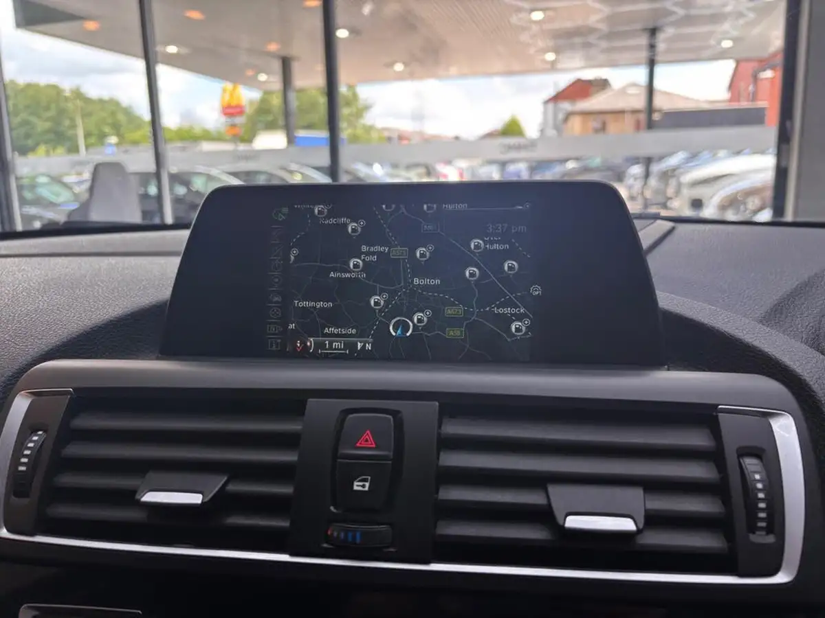2017-bmw-1-series-20td-118d-sport-5d-big-38