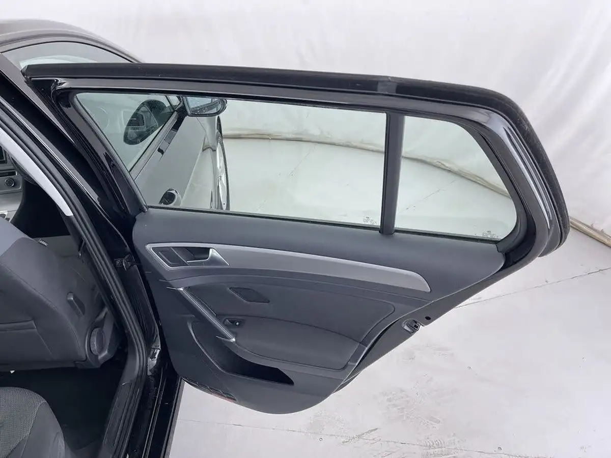 2015-volkswagen-golf-14-match-5d-dsg-big-29