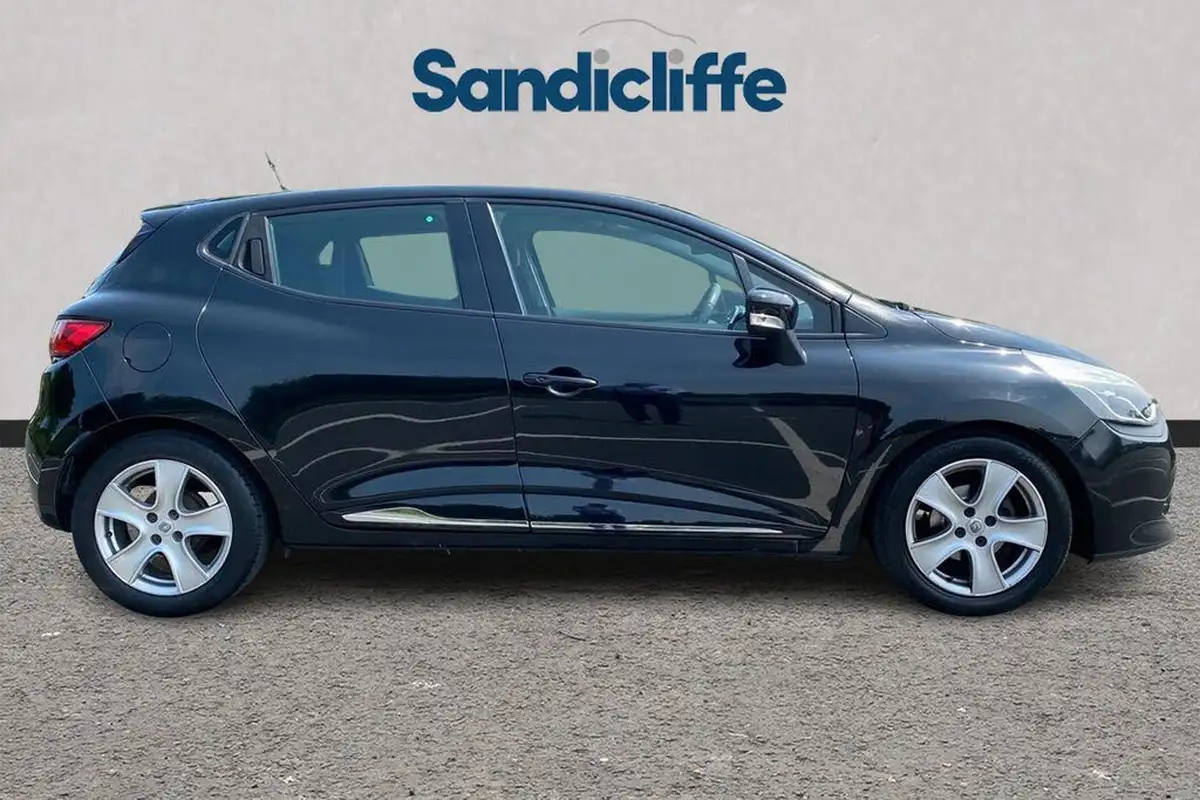 2015-renault-clio-12-dynamique-nav-big-2