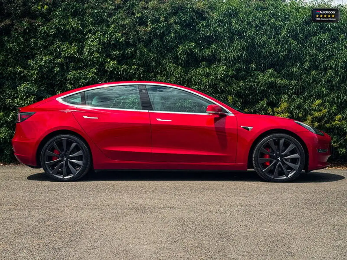 2020-tesla-model-3-e-performance-big-3