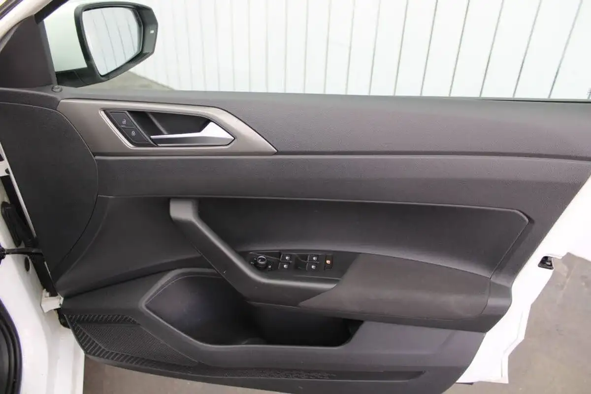 2018-volkswagen-polo-10-se-65ps-evo-big-20